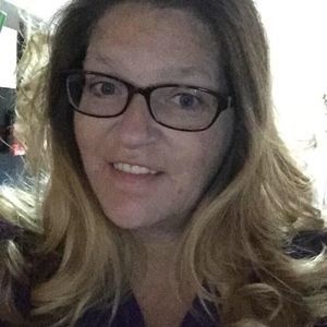 Meet your Posher, Leona